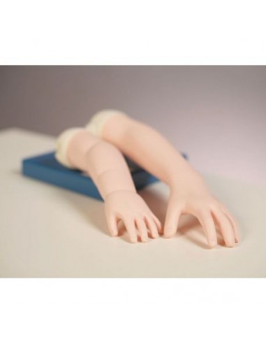 Brazo de niño de 3 años para... Brazo de niño de 3 años para...